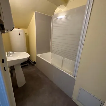 De La Gare Simple Pensionat Tarbes